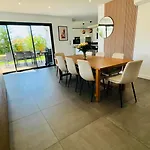 Luxueuse Contemporaine Avec Piscine A Deux Pas Des Plages De Biarritz 比达尔