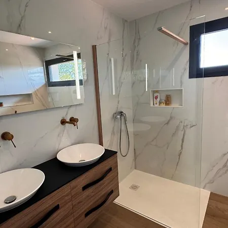 فيلة Luxueuse Contemporaine Avec Piscine A Deux Pas Des Plages De Biarritz *