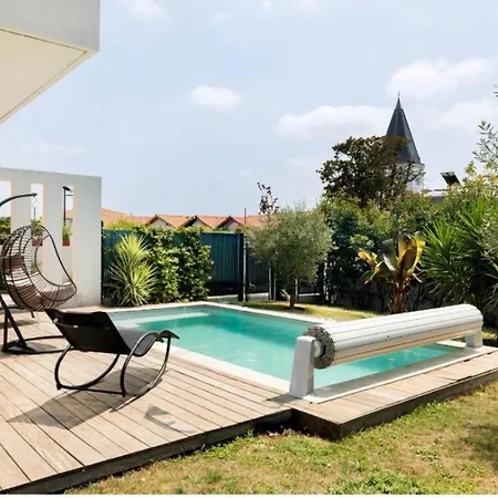 Vila Luxueuse Contemporaine Avec Piscine A Deux Pas Des Plages De Biarritz