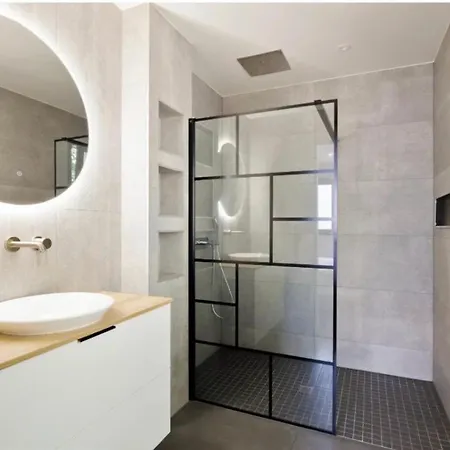Vila Luxueuse Contemporaine Avec Piscine A Deux Pas Des Plages De Biarritz