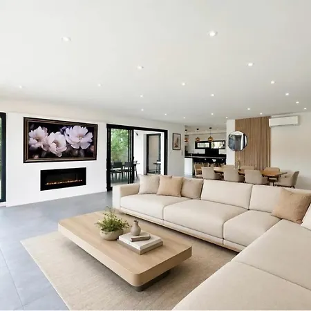 Luxueuse Contemporaine Avec Piscine A Deux Pas Des Plages De Biarritz Vila