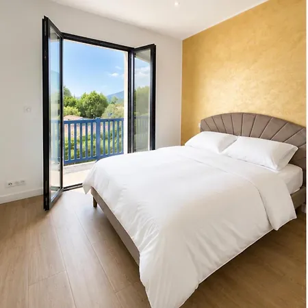 Luxueuse Contemporaine Avec Piscine A Deux Pas Des Plages De Biarritz Villa *