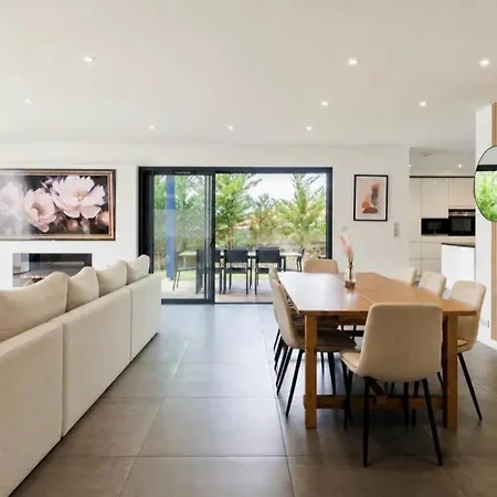 Luxueuse Contemporaine Avec Piscine A Deux Pas Des Plages De Biarritz Bidart